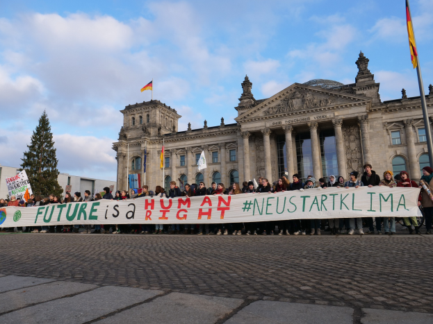Wie fair ist Deutschland? Bürger nehmen eine praktische Haltung bei der Debatte im Haus des Volkes in Halle ein