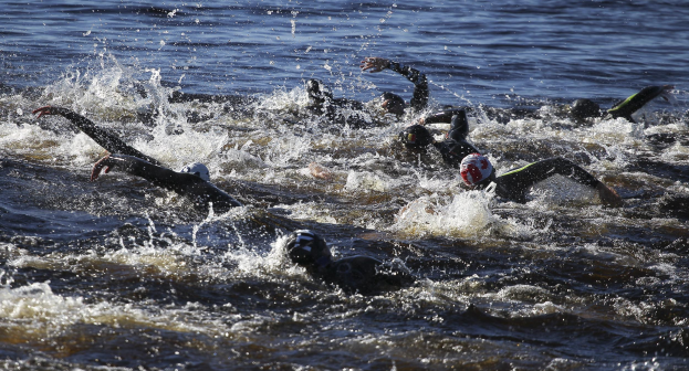 Triathletin Kaidi Kivioja bricht beim Debüt im Ironman über die volle Distanz den estnischen Rekord