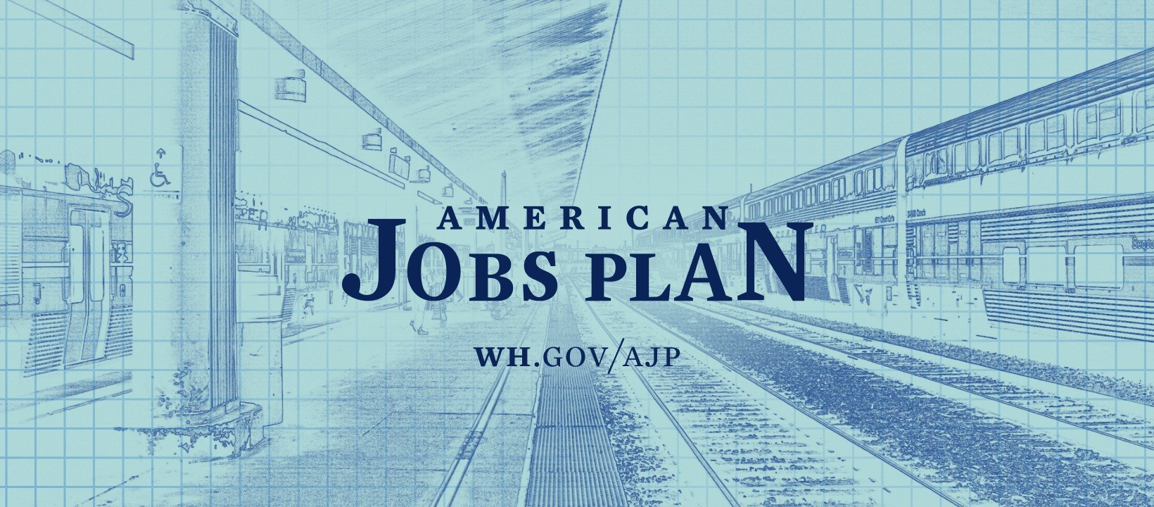 Blaupause einer Bahnhof mit der Aufschrift "American Jobs Plan" mit einem Zug auf der rechten Seite und Eisenbahnschienen daneben.