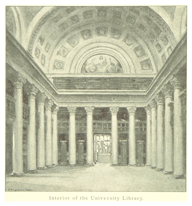 Innenansicht einer prächtigen Universitätsbibliothek mit hohen Säulen und kunstvollen Deckenentwürfen, mit Text am unteren Rand, der das Ästhetische verstärkt.