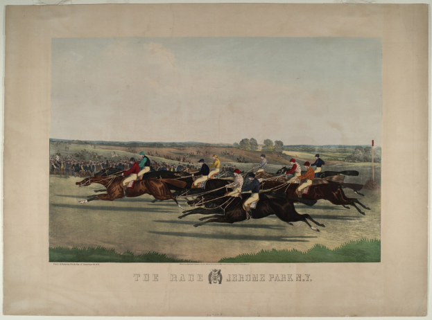Gruppe von Menschen, die auf einem grünen Feld mit Bäumen und einem blauen Himmel reitet, mit der Beschriftung "The Race at Jerome Park, New York" unten.