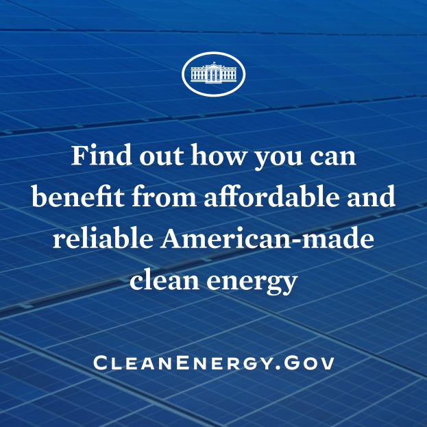 Plakat mit einem blauen Kreis-Logo, das einen weißen Stern und weißen Text enthält, der "Erfahren Sie, wie Sie von erschwinglicher und zuverlässiger amerikanischer Made Clean Energy profitieren können", auf einem hellblauen Hintergrund zeigt.